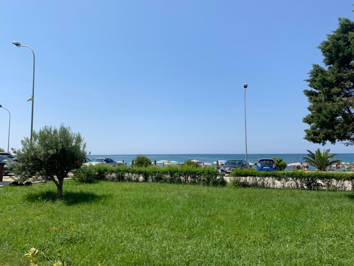 Hotel Ferrara Дуррес Экстерьер фото