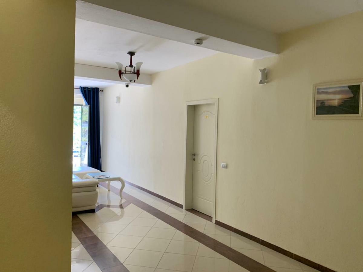 Hotel Ferrara Дуррес Экстерьер фото