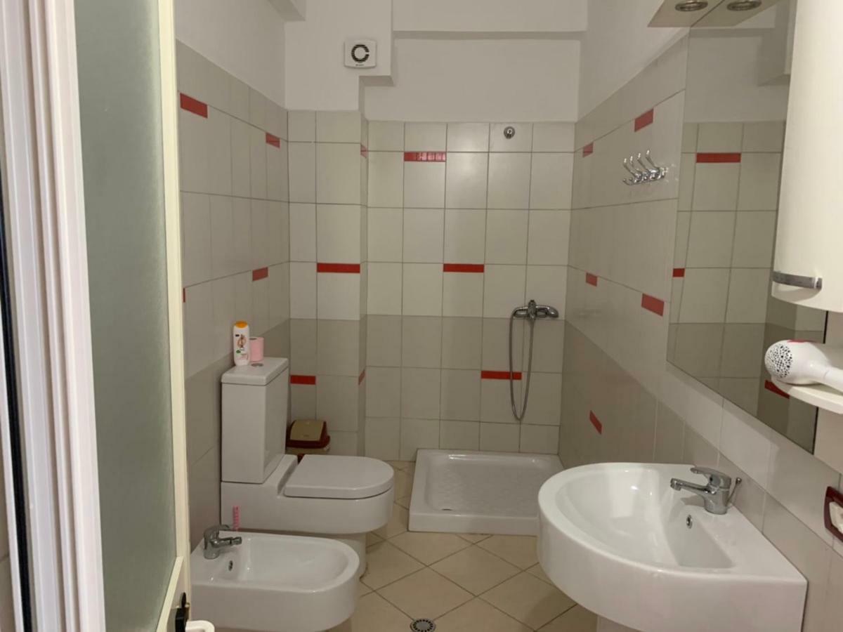 Hotel Ferrara Дуррес Экстерьер фото