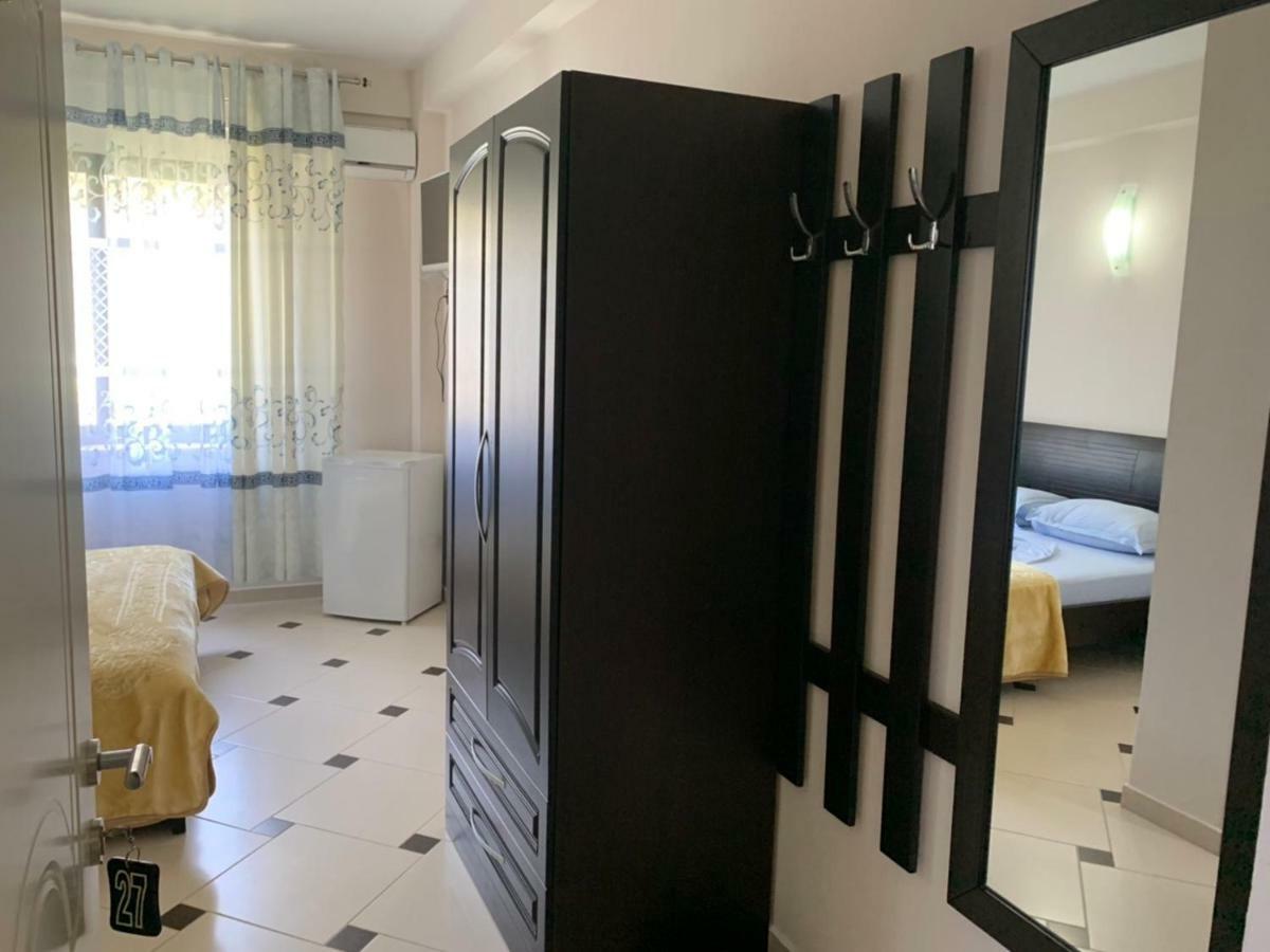 Hotel Ferrara Дуррес Экстерьер фото