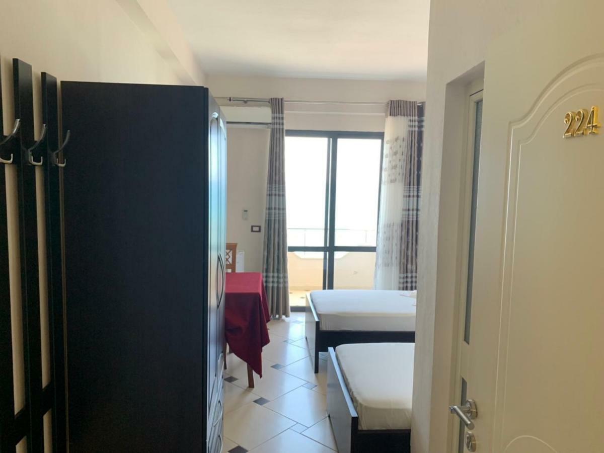 Hotel Ferrara Дуррес Экстерьер фото